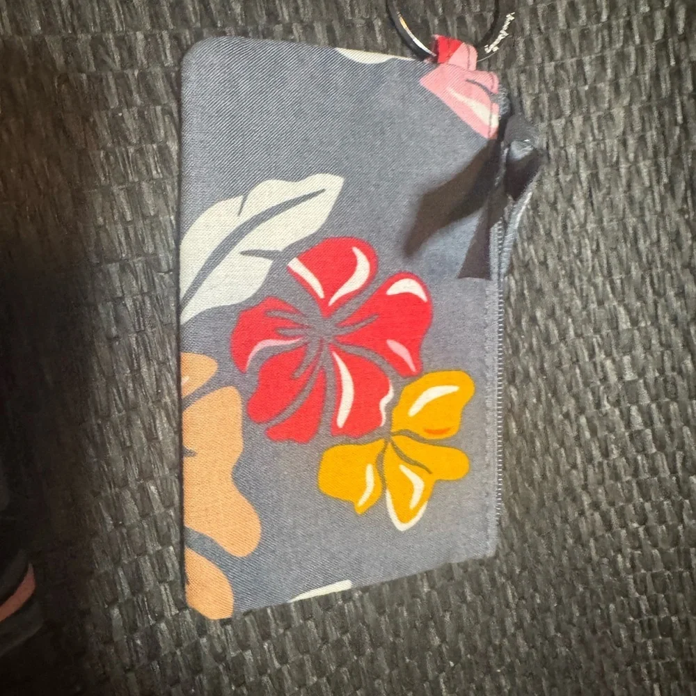 Vera Bradley Gray Floral Quilted Wallet and ID Holder - Picture 5 of 8